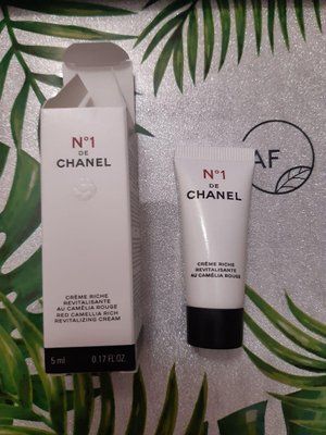 Відновлювальний крем для обличчя Chanel N1 De Chanel Red Camellia Rich Revitalizing Cream MC-00417 фото